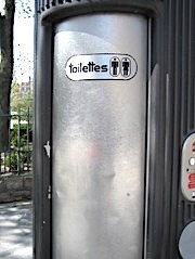 Paris Toilette 5