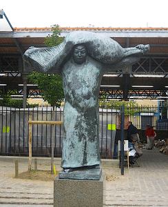 statue of abattoir worker